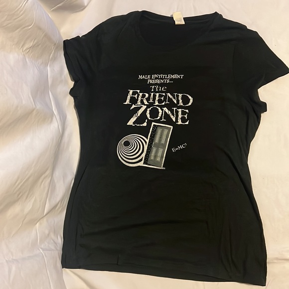 District Tops - Friend zone shirt